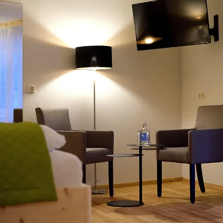 Waldruhe מלון 3*