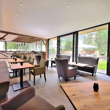 מלון Waldruhe 3*