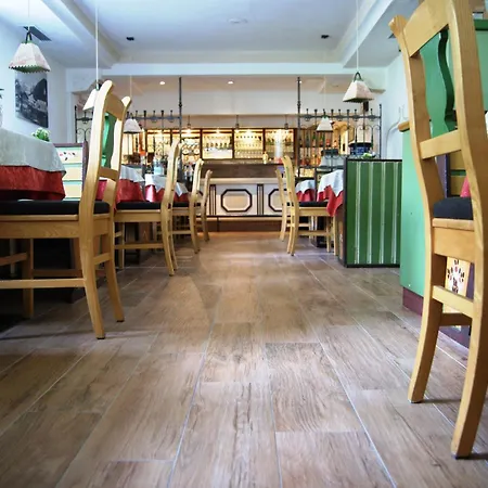 מלון Waldruhe 3*